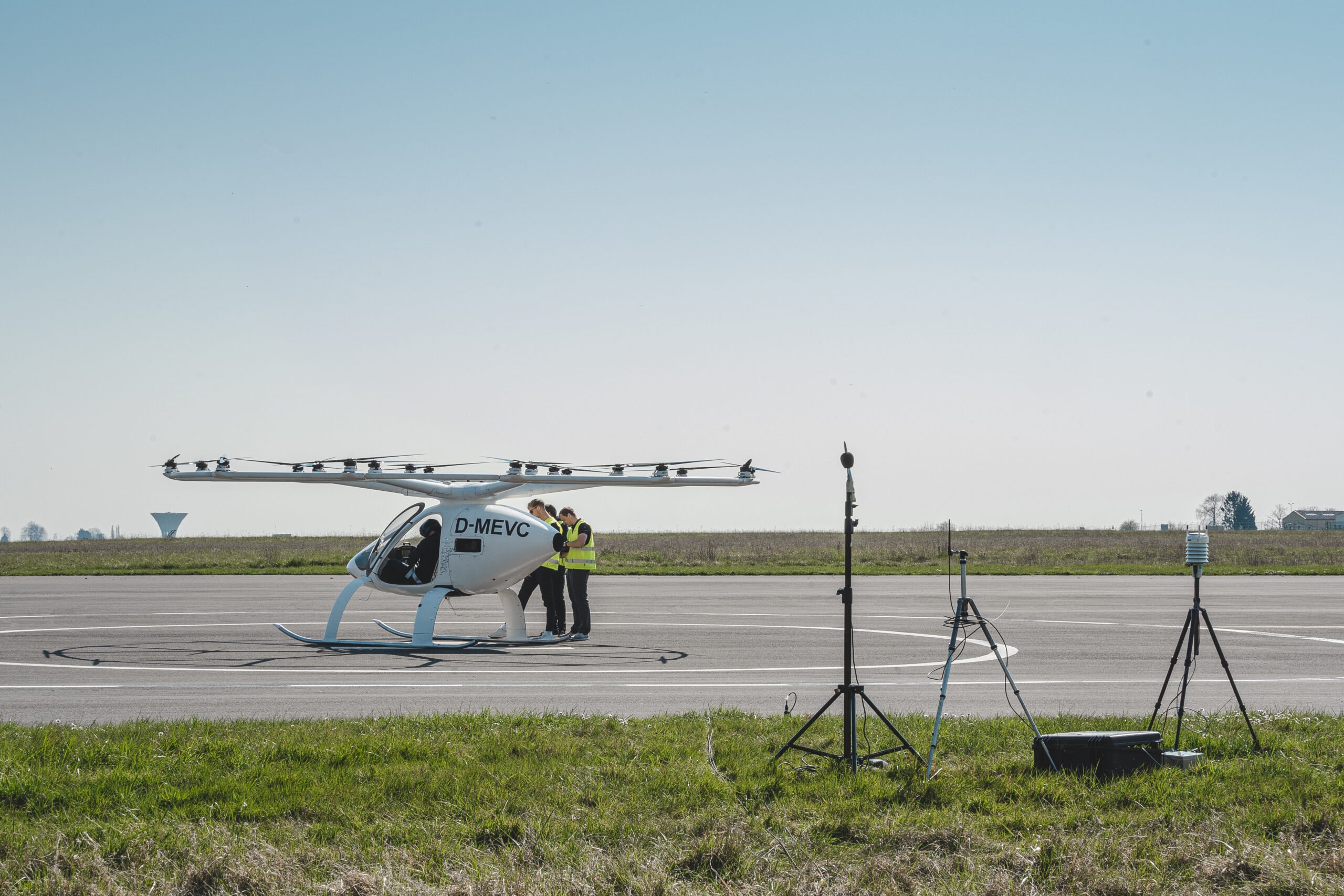 VOLOCOPTER FIRST CREWED FLIGHTS