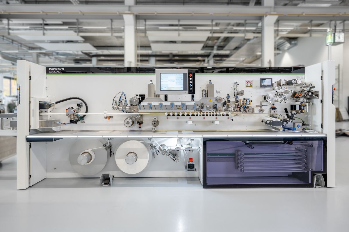The FlexSeamer tube welding machine from Packsys Global