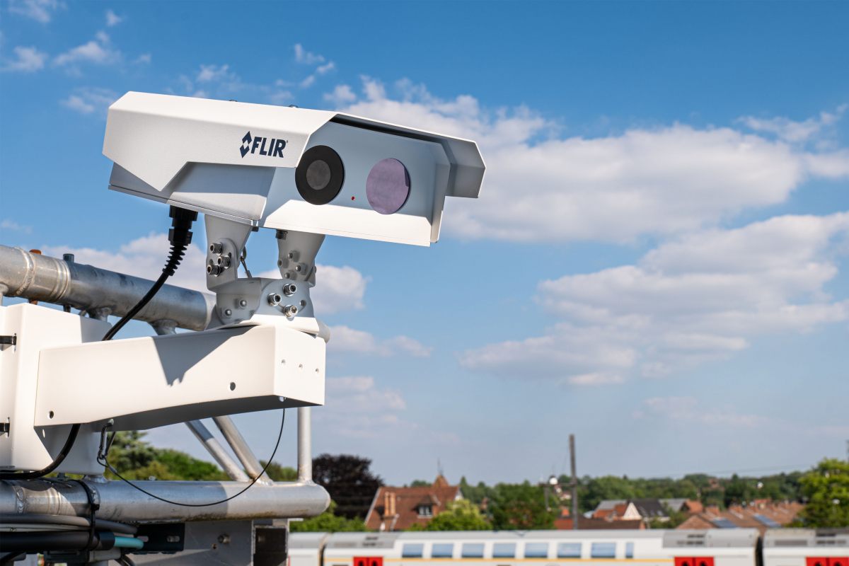 FLIR-TrafiBot_Dual_AI_1