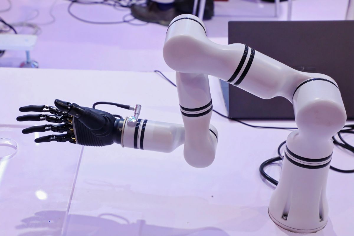 RealMan showcases ultra-lightweight humanoid robotic arms at Advanced Manufacturing Madrid 2024