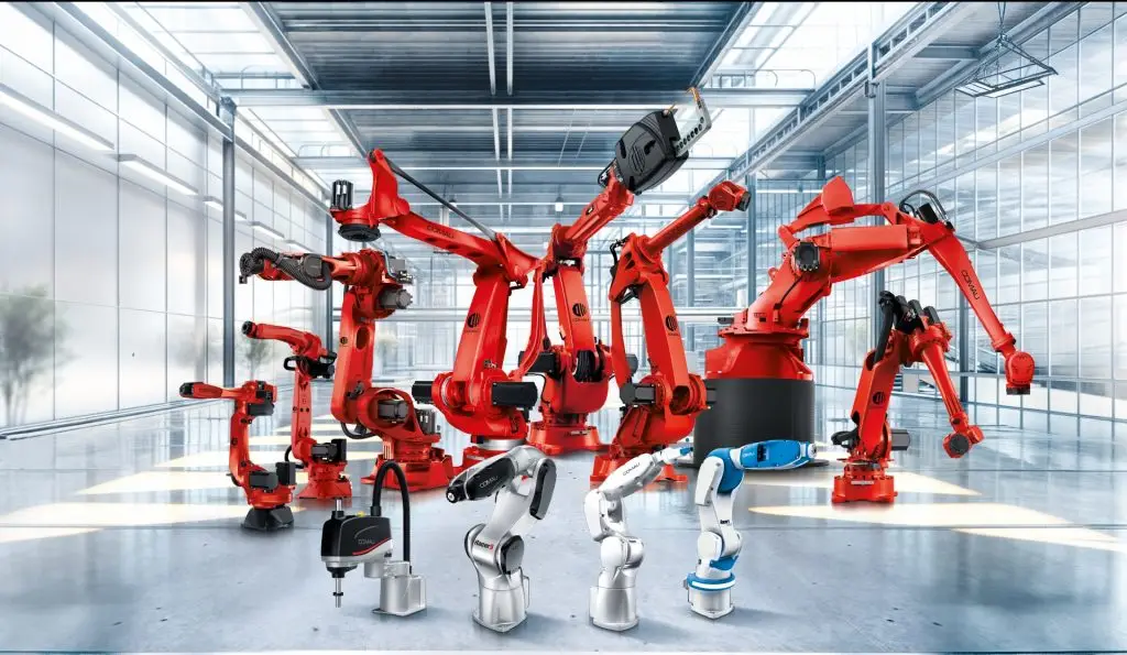 Comau robot family